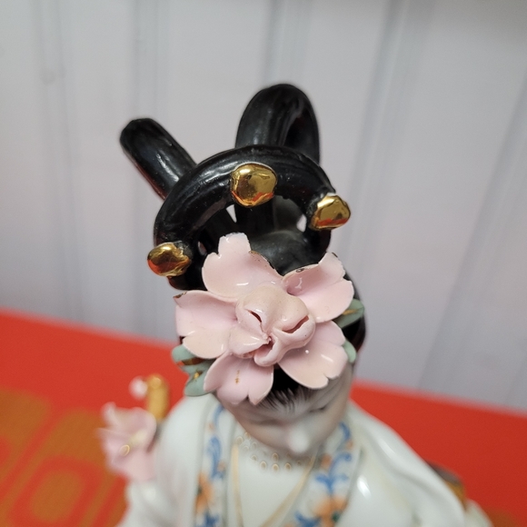 Japanese Porcelain statue - Picture 8 of 13